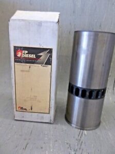 2815-01-247-7901 • CYLINDER SLEEVE